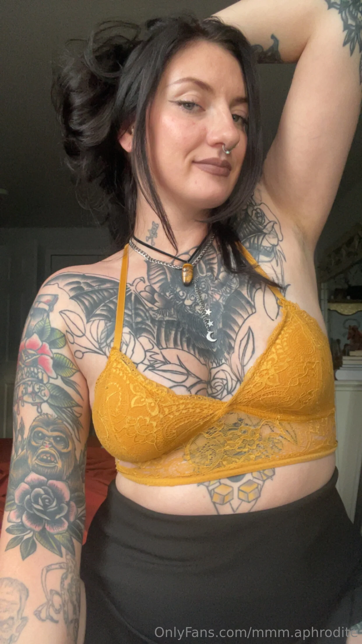 Mmm.Aphrodite 👑🖤