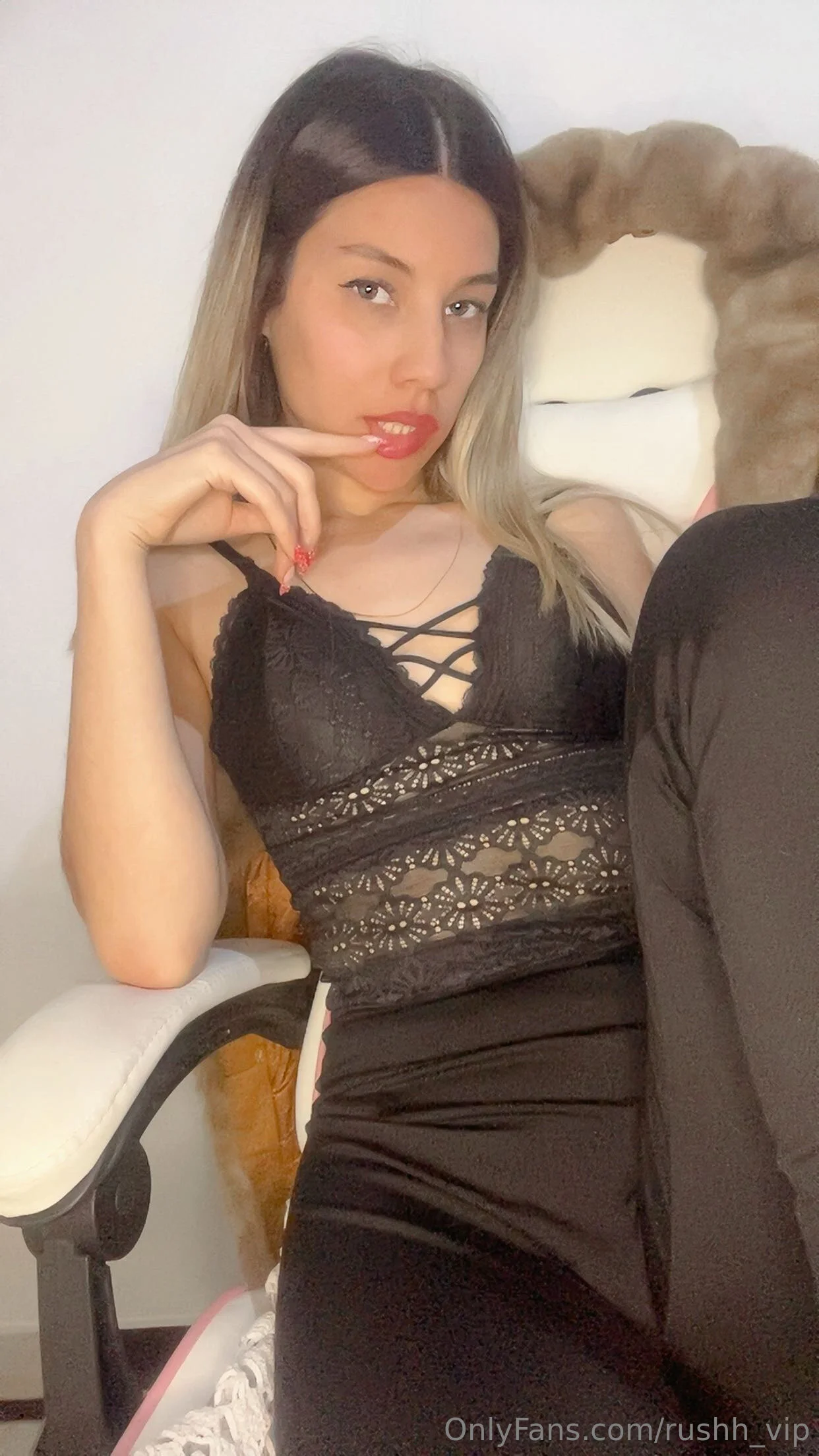 GODDESS RUSHA 🙇🏻‍♂️ FETISHES ❤️‍🔥