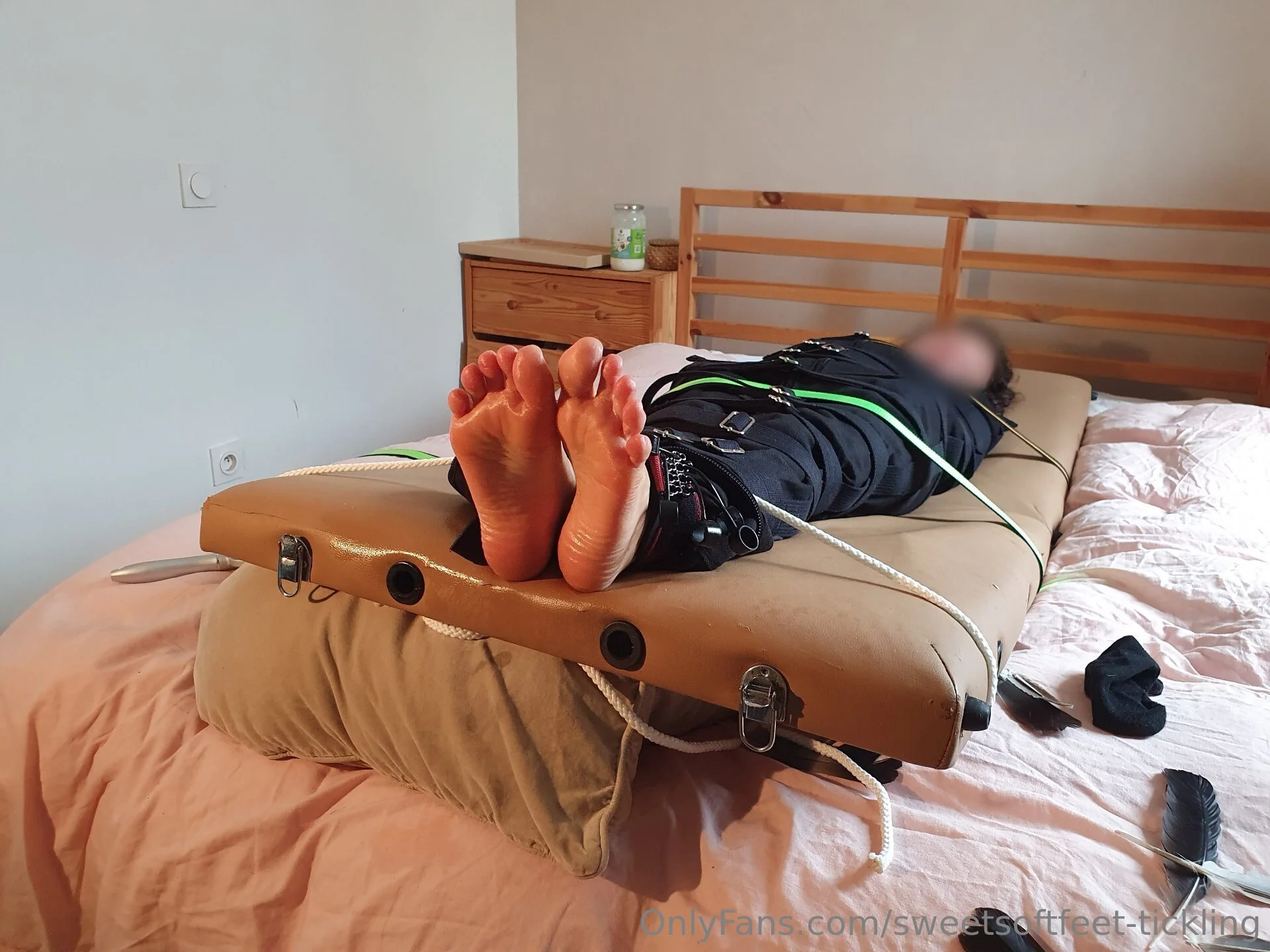 Sweetsoftfeet tickling experience